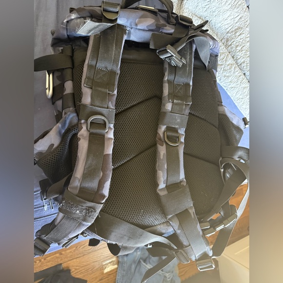 Wolfpak back pack - Picture 5 of 5